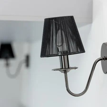 Exceptional In With Parking By Renters Appartement *