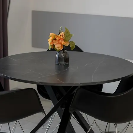 Appartement Exceptional In With Parking By Renters *