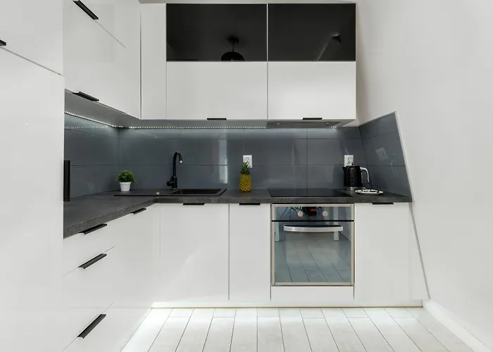 Exceptional In With Parking By Renters *