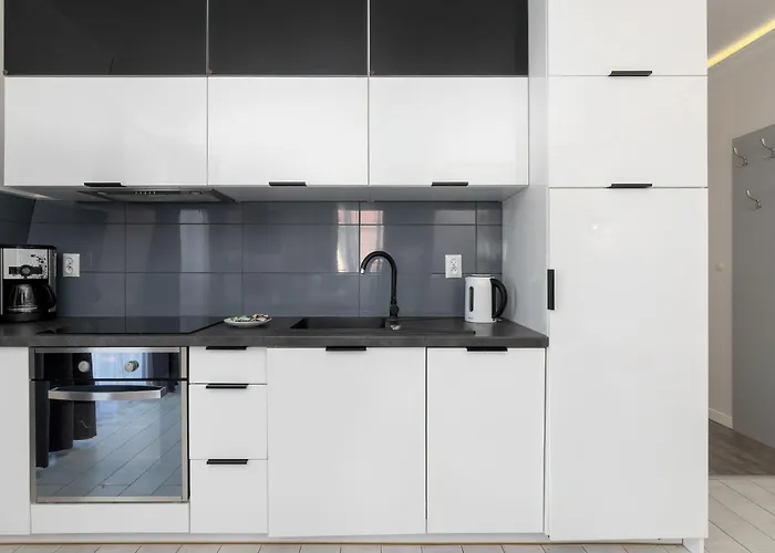 Exceptional In With Parking By Renters